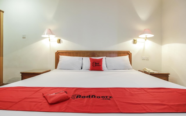 RedDoorz Plus near GBK Senayan
