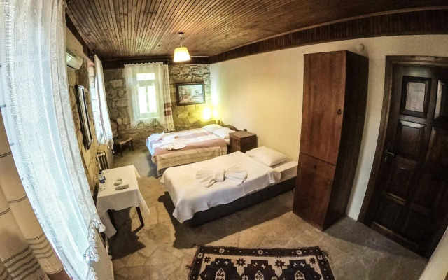 Zeushan Kucuk Otel