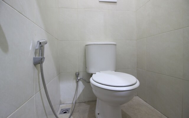 RedDoorz Plus near STIE YKPN 2