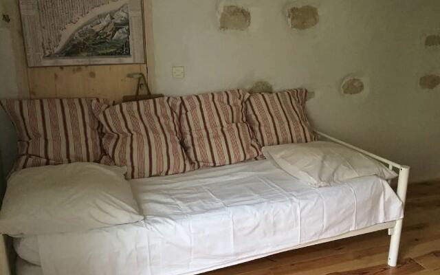Serene Holiday Home in Domazan With Private Swimming Pool