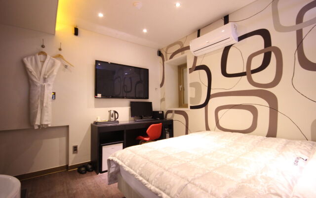 Seven Motel