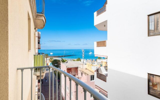 17 LOS CRISTIANOS CENTRAL by the BEACH ,WiFi
