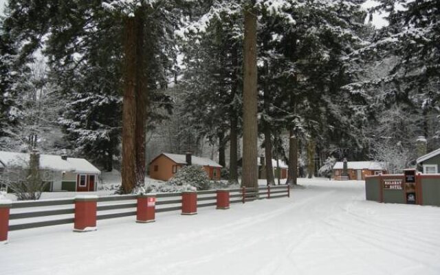 Malahat Bungalows Motel