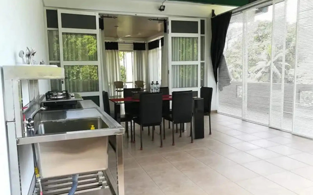 Thilini Tour INN