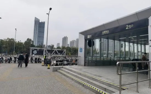 Jimei Xueju Select Apartment (Shanghai Minhang Jiaotong University Huashi University)