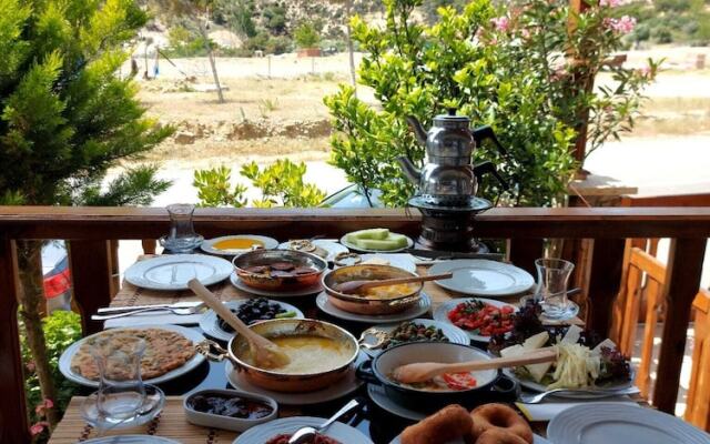 Li̇mi̇s Otel