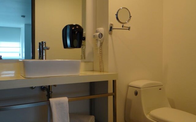 Black Boutique Hotel