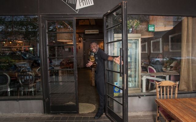 12 Decades Art Hotel