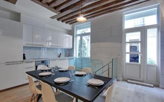 Pick a Flat's Apartment in le Marais - rue Vieille du Temple