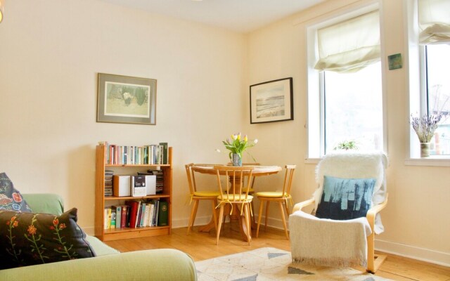 1 Bedroom Private Garden Flat