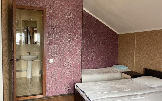 Na Vinogradnoy 134 Guest House
