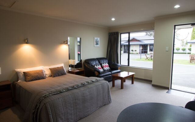 Centre Court Motel