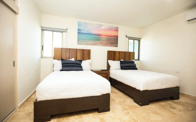 Elegant Condo at Playa Brujas