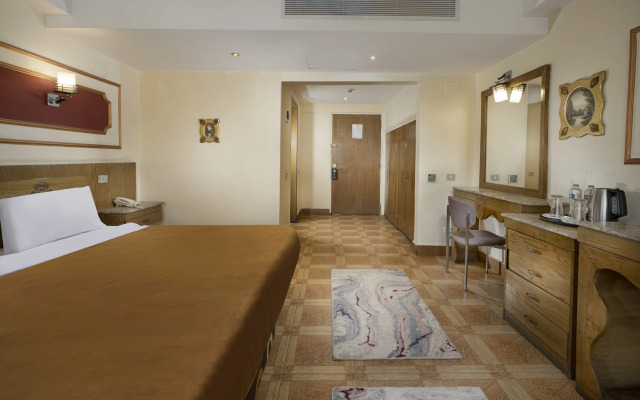 Kanzy Hotel