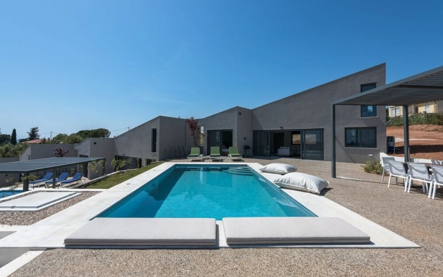 Theeta Pefko Villa - Metamorfosi Halkidiki