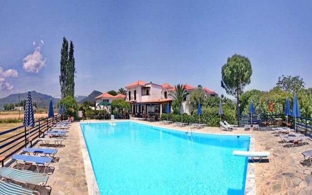 Hotel Pela