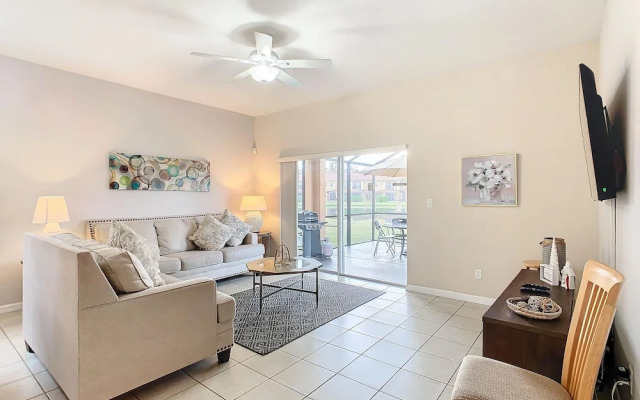 Family Getaway 4BR Townhome by Old Town