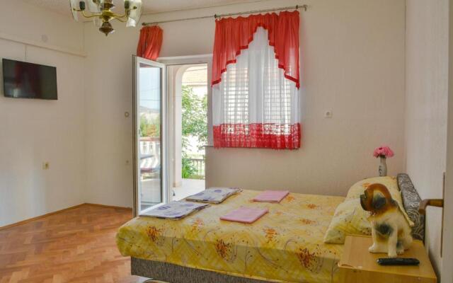 Apartments and Rooms Juki