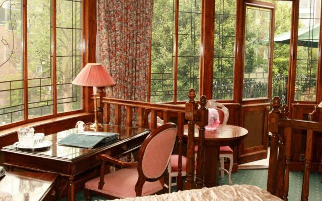 London Elizabeth Hotel