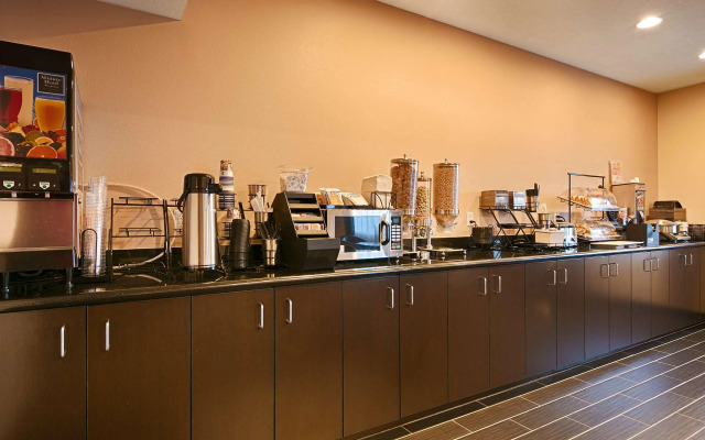 Best Western Plus Wendover Inn
