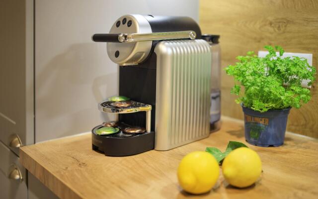 Jimmy's Apartments Dandelion