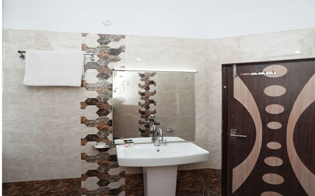 OYO 10610 Anand Guest House