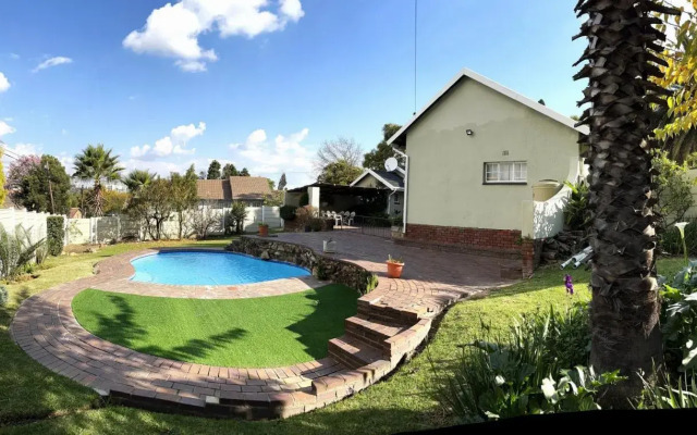The Valley, tranquil 3 bedroom home with pool
