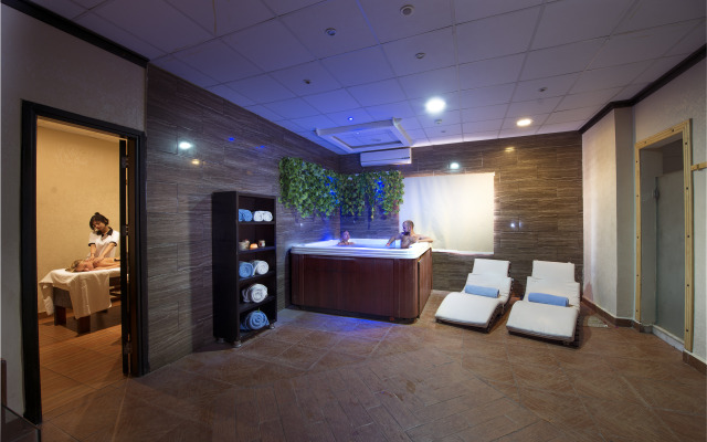 Amwaj Oyoun Resort & Casino