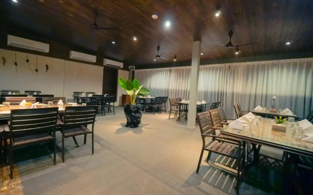 RG Exclusive Hotel-Akola