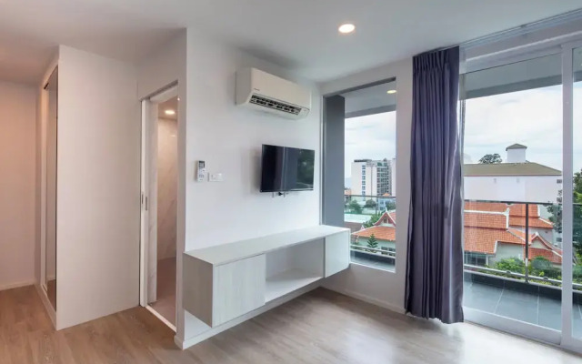 The Rizin Hotel Phratumnak