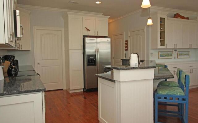 Nexta C by Oak Island Accommodations