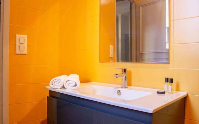 Spacious 3-bdr Apartment Near La Grande Plage