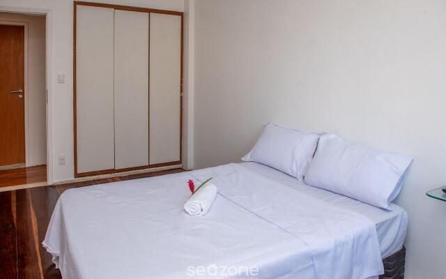 Apto espaçoso próximo da Praia de Armação AAM0203