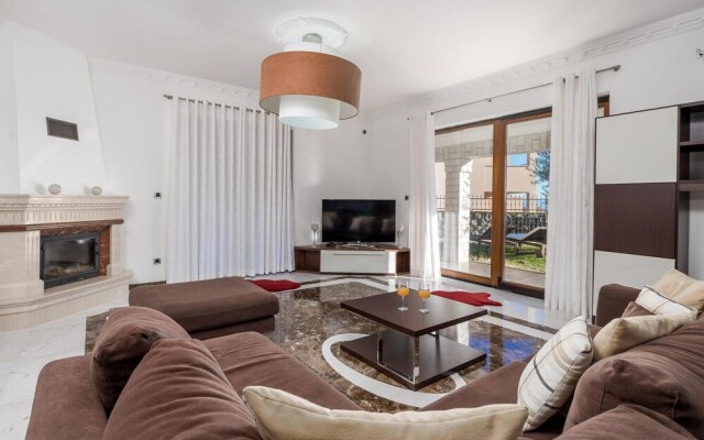 Stunning Home in Veprinac With 4 Bedrooms and Wifi