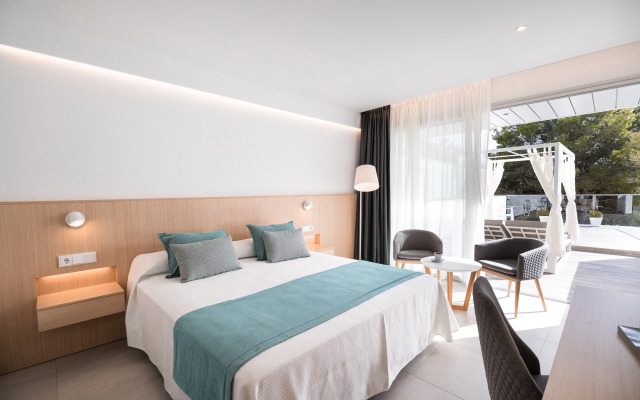 Petit Sagitario ( Only Adults )