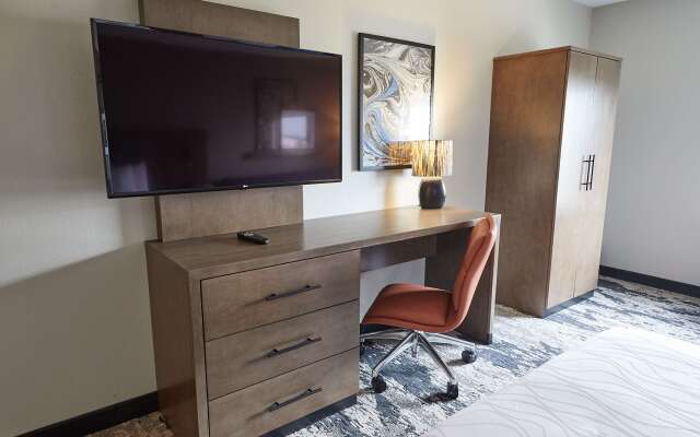 Best Western Plus Bourbonnais Hotel & Suites