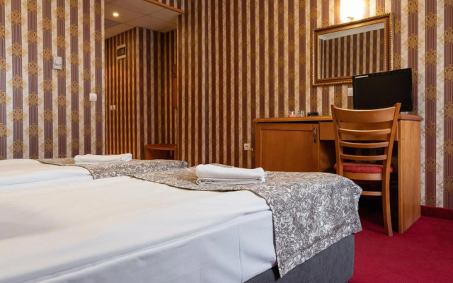 Real Hotel