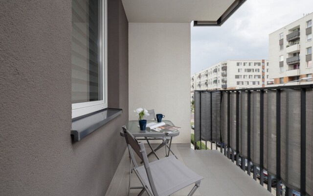 Osiedle Avia Apartment by Renters