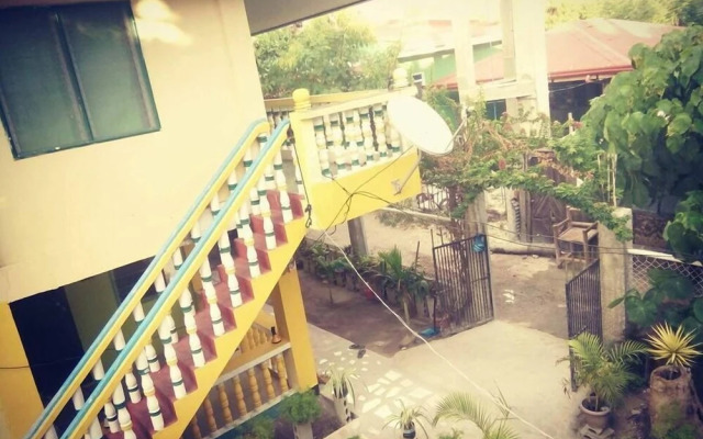 Guanna's Place Room and Resto Bar