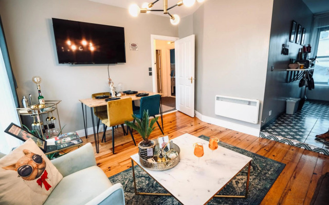 A Stylish 2 Bed Apartment in Cobh Town - Lux Stay