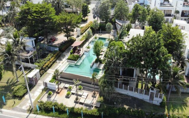 Pranaluxe Pool Villa Holiday Home