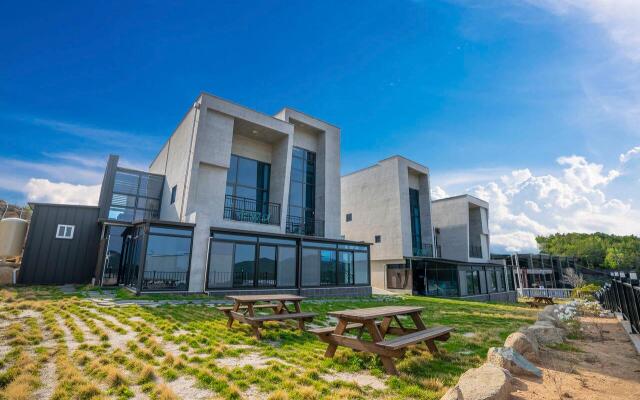 Yeosu wellstay pool villa