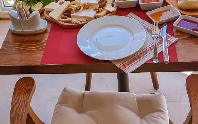 Alaçatı Otel Rebetiko