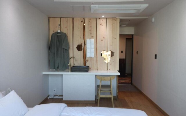 Sokcho Gallery In Stay