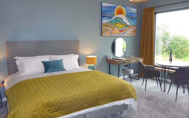 Stones Luxury B&B with hot tub and self-contained rooms