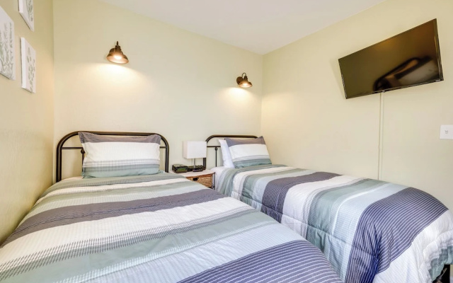 Bandon Beach House Rental: Walk to Downtown!