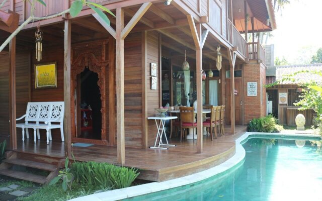 Nadya Homestay