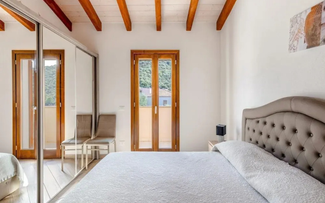 Air-conditioned Penthouse With Terrace and Parking