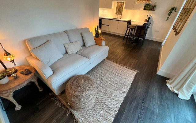 Warm, cosy apartment sleeps 4