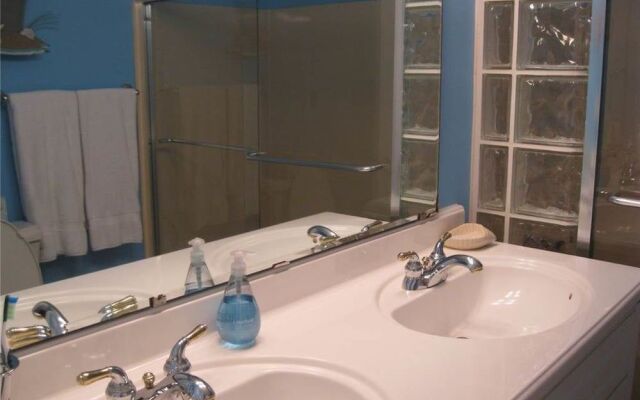 Drayton 402 - 3 Br Condo